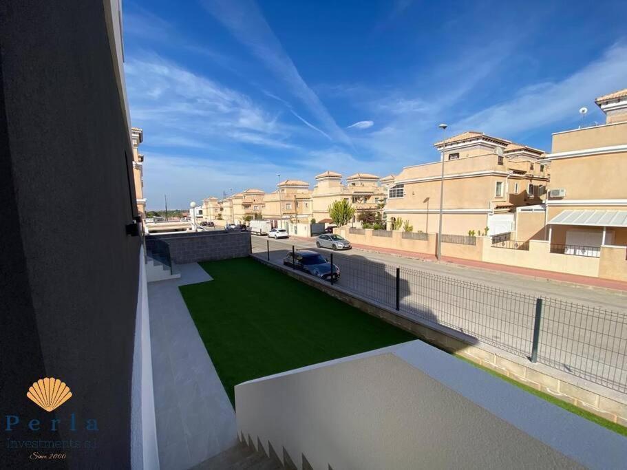 Beautiful New South Facing Bungalow With Large Terrace Dehesa de Campoamor  Eksteriør bilde